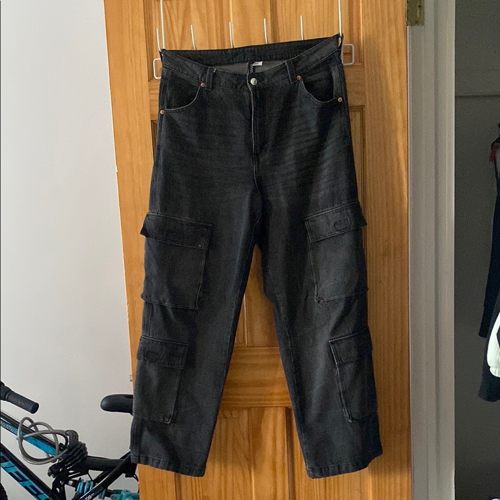 Women’s Black High Waisted Cargo Pants